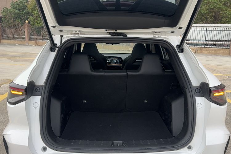 Used CHANGAN OSHAN X5 PLUS 2023 Revised 1.5T DCT Excellence Edition Trunk