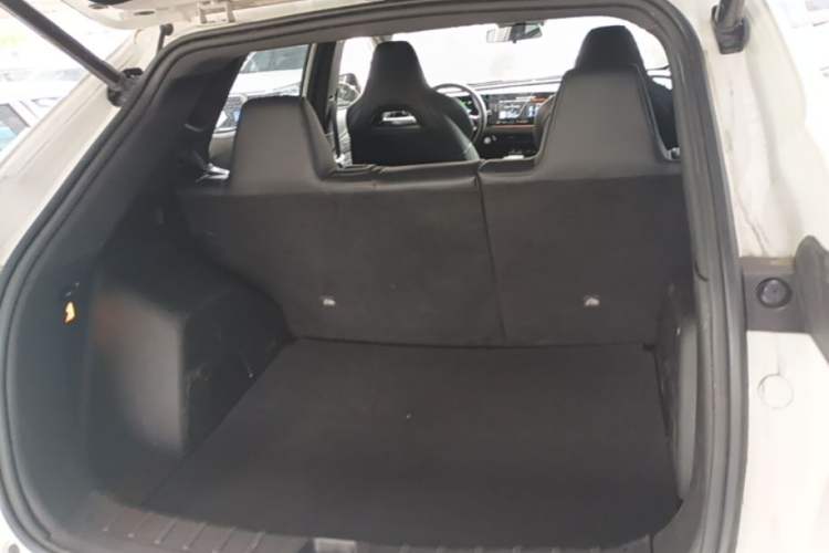 Used CHANGAN OSHAN X5 PLUS 2023 Revised 1.5T DCT Excellence Edition Trunk