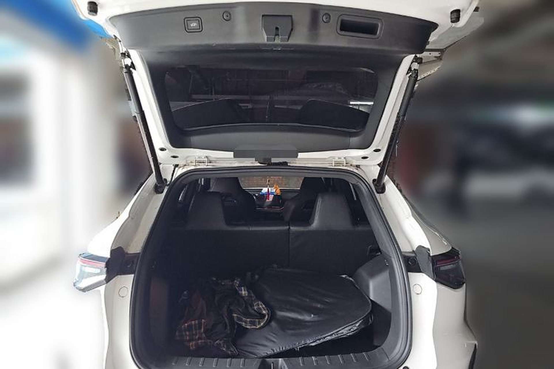 Used CHANGAN OSHAN X5 PLUS 2023 Revised Version 1.5T DCT Navigation Edition Trunk