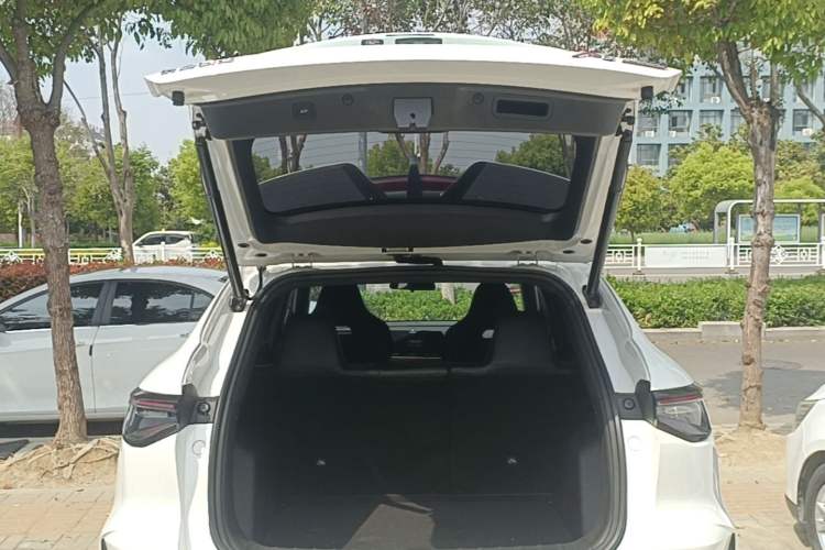 Used CHANGAN OSHAN X5 PLUS 2023 Revised 1.5T DCT Excellence Edition Trunk
