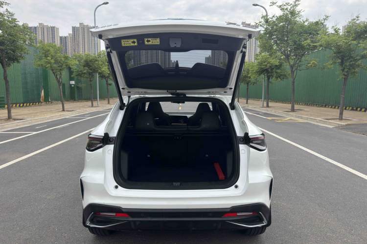 Used CHANGAN OSHAN X5 PLUS 2023 1.5T DCT Smart & Fun AI Edition Trunk