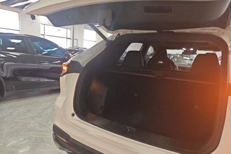 Used CHANGAN OSHAN X5 PLUS 2023 1.5T DCT Smart & Fun AI Edition Trunk