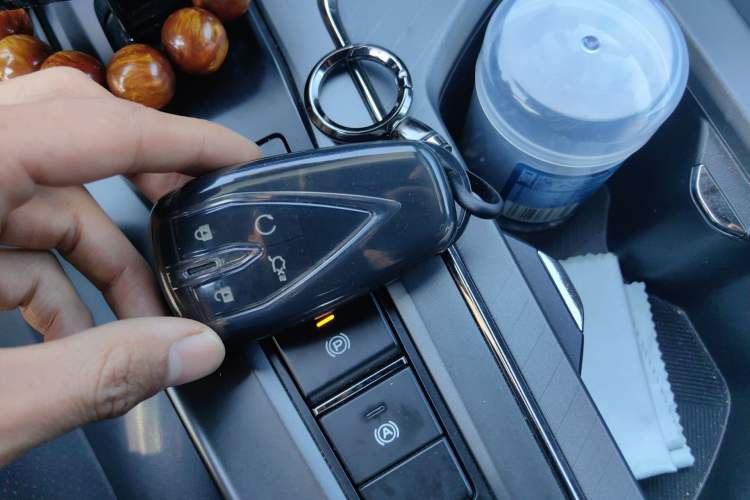 Used CHANGAN OSHAN X5 PLUS 2023 1.5T DCT Navigation Edition Vehicle Key