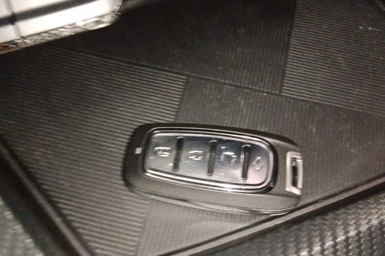 Used CHANGAN OSHAN X5 PLUS 2023 1.5T DCT Excellence Edition Vehicle Key