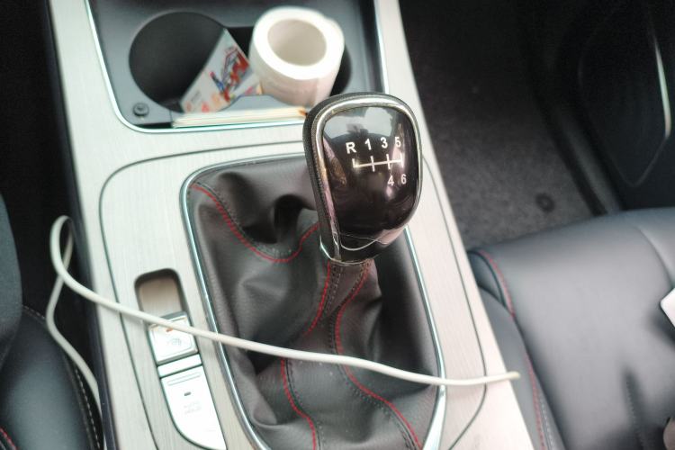 Used CHANGAN OSHAN X7 2021 1.5T Manual Luxury Version Gear Lever