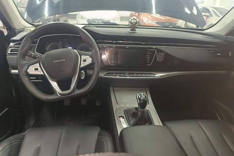 Used CHANGAN OSHAN X7 2020 1.5T Manual Luxury Version Center Console