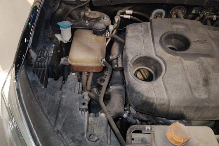 Used CHANGAN OSHAN X7 2020 1.5T Automatic Luxury Model Engine Bay Right