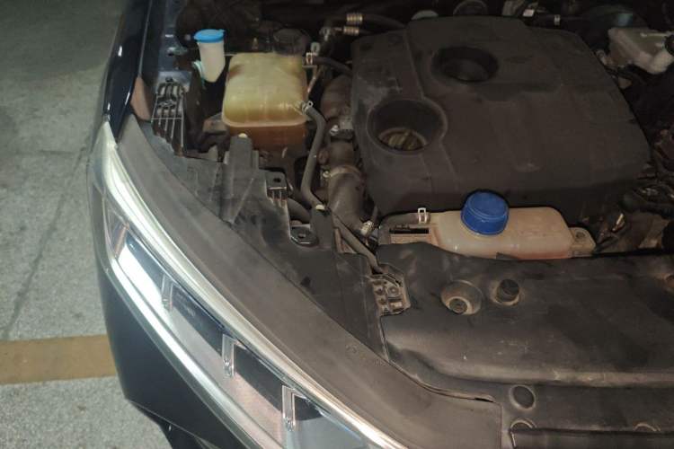 Used CHANGAN OSHAN X7 2020 1.5T Automatic Prestige Edition Engine Bay Right