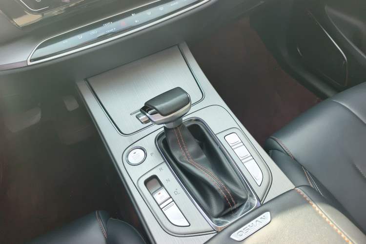 Used CHANGAN OSHAN X7 2020 1.5T Automatic Luxury Version Gear Lever