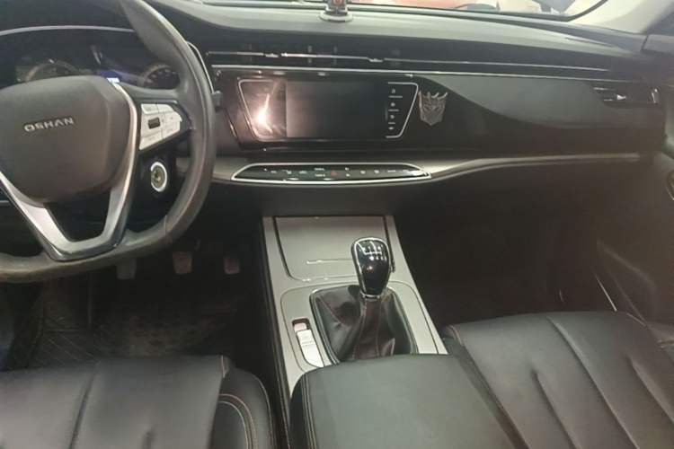 Used CHANGAN OSHAN X7 2020 1.5T Manual Luxury Version Gear Lever