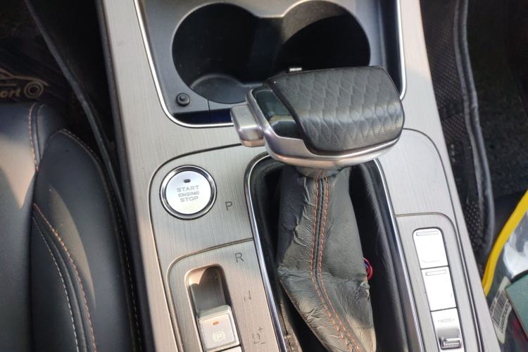 Used CHANGAN OSHAN X7 2020 1.5T Automatic Luxury Model Gear Lever