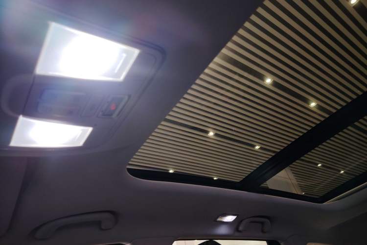 Used CHANGAN OSHAN X7 2020 1.5T Automatic Prestige Edition Headliner