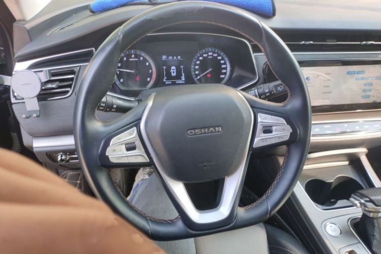 Used CHANGAN OSHAN X7 2020 1.5T Automatic Luxury Model Interior 3