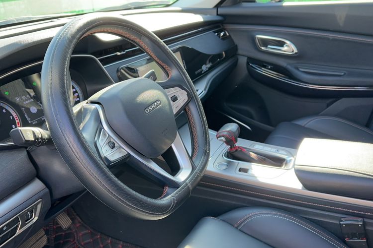 Used CHANGAN OSHAN X7 2020 1.5T Automatic Luxury Model Interior 4