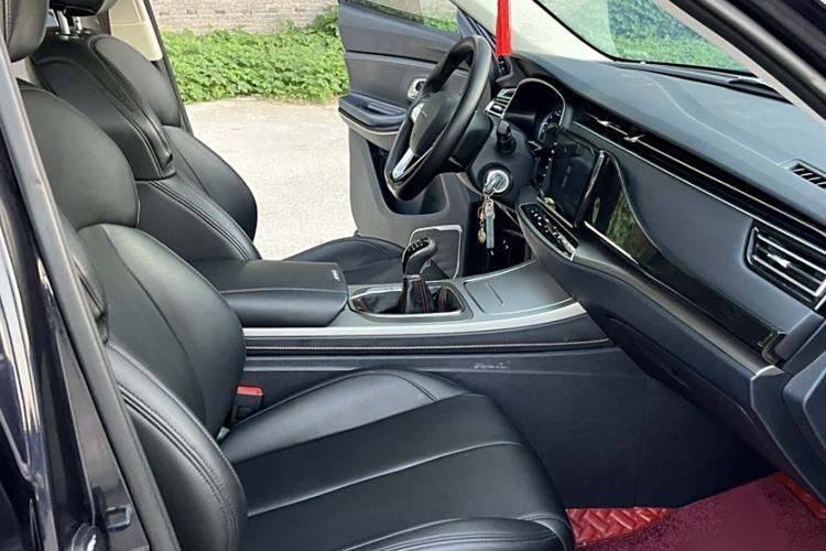 Used CHANGAN OSHAN X7 2020 1.5T Manual Elite Edition Interior 5