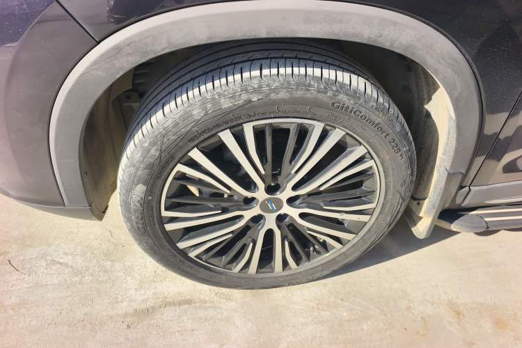 Used CHANGAN OSHAN X7 2020 1.5T Automatic Luxury Version Left Front Wheel Hub