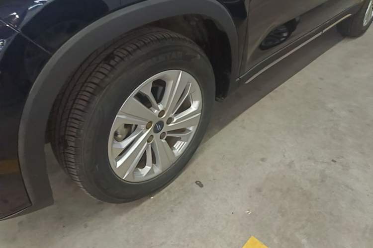 Used CHANGAN OSHAN X7 2020 1.5T Manual Luxury Version Left Front Wheel Hub