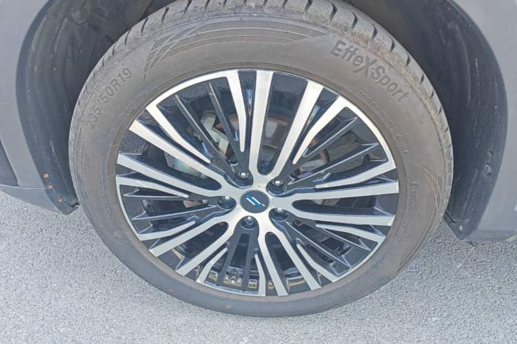 Used CHANGAN OSHAN X7 2020 1.5T Automatic Luxury Version Left Front Wheel Hub