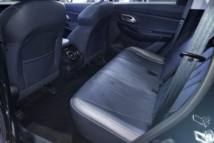 Used CHANGAN OSHAN X7 2020 1.5T Automatic Prestige Edition Left Rear Seat