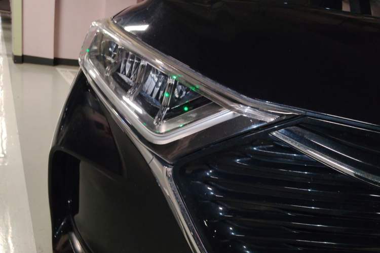 Used CHANGAN OSHAN X7 2020 1.5T Automatic Luxury Model Right Front Headlight