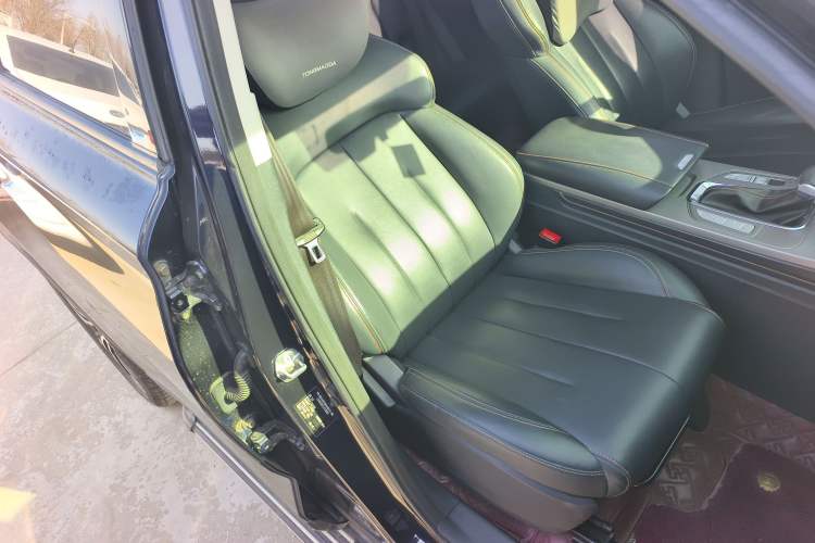Used CHANGAN OSHAN X7 2020 1.5T Automatic Luxury Version Right Front Seat