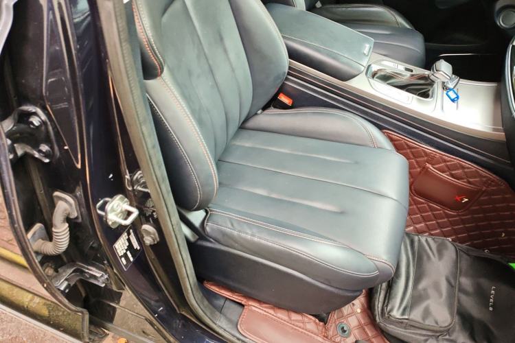 Used CHANGAN OSHAN X7 2020 1.5T Automatic Luxury Version Right Front Seat