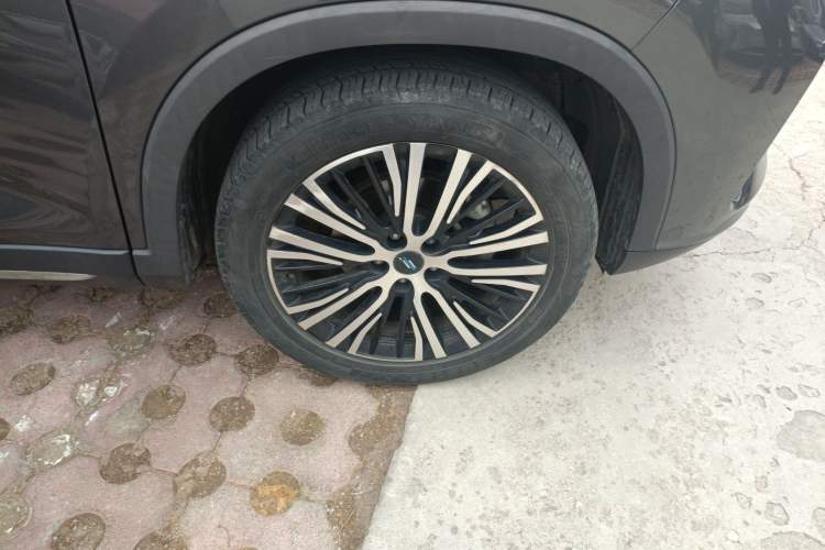 Used CHANGAN OSHAN X7 2020 1.5T Automatic Luxury Version Right Front Wheel Hub