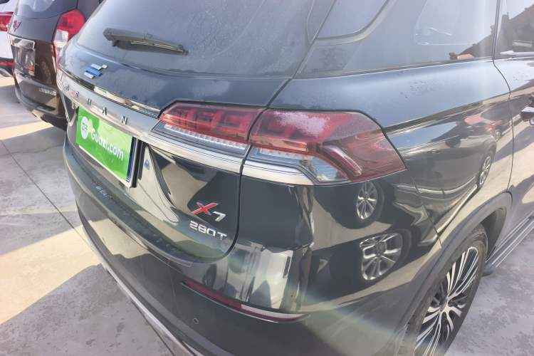 Used CHANGAN OSHAN X7 2020 1.5T Automatic Luxury Version Right Rear Taillight