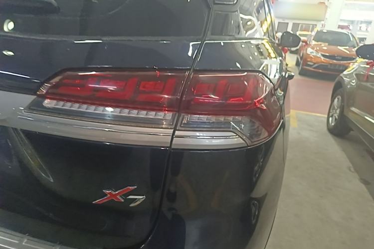 Used CHANGAN OSHAN X7 2020 1.5T Manual Luxury Version Right Rear Taillight