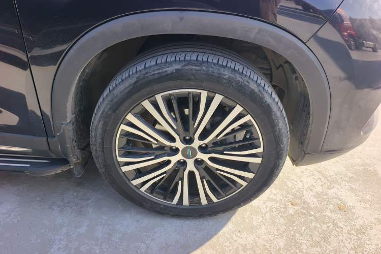 Used CHANGAN OSHAN X7 2020 1.5T Automatic Luxury Version Right Rear Wheel Hub