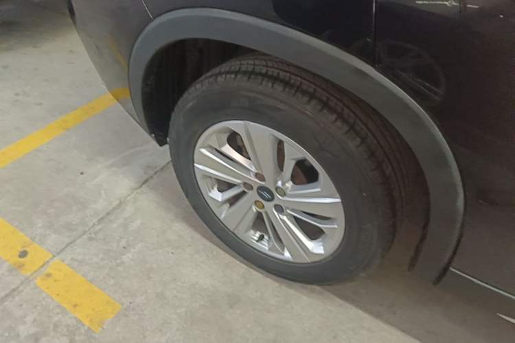 Used CHANGAN OSHAN X7 2020 1.5T Manual Luxury Version Right Rear Wheel Hub