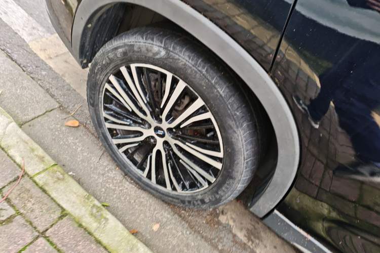 Used CHANGAN OSHAN X7 2020 1.5T Automatic Luxury Version Right Rear Wheel Hub