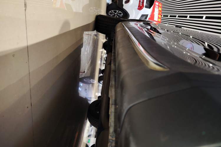 Used CHANGAN OSHAN X7 2020 1.5T Automatic Prestige Edition Right Side Sill