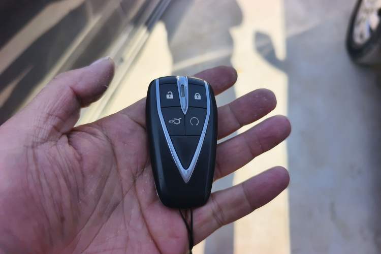 Used CHANGAN OSHAN X7 2020 1.5T Automatic Luxury Version Vehicle Key