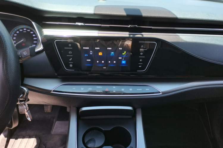 Used CHANGAN OSHAN X7 2020 1.5T Manual Luxury Version Audio And AC Panel