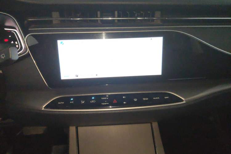Used CHANGAN OSHAN X7 2020 1.5T Automatic Pilot Edition Audio And AC Panel