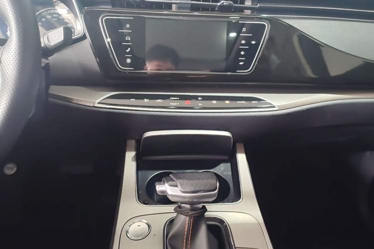 Used CHANGAN OSHAN X7 2020 1.5T Automatic Luxury Version Audio And AC Panel