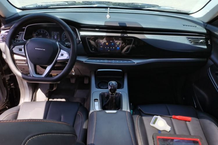 Used CHANGAN OSHAN X7 2020 1.5T Manual Luxury Version Center Console