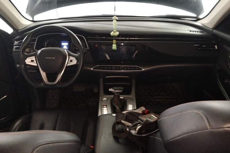 Used CHANGAN OSHAN X7 2020 1.5T Automatic Prestige Edition Center Console