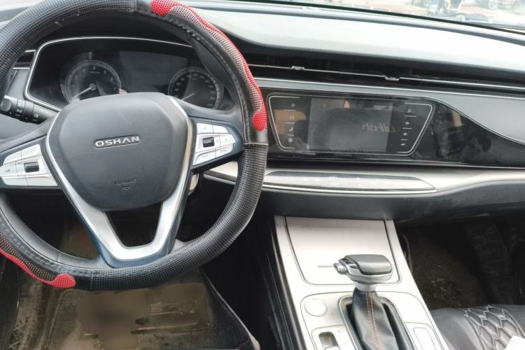 Used CHANGAN OSHAN X7 2020 1.5T Automatic Elite Edition Center Console