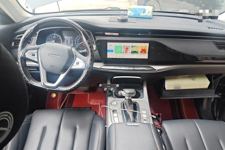 Used CHANGAN OSHAN X7 2020 1.5T Automatic Luxury Model Center Console