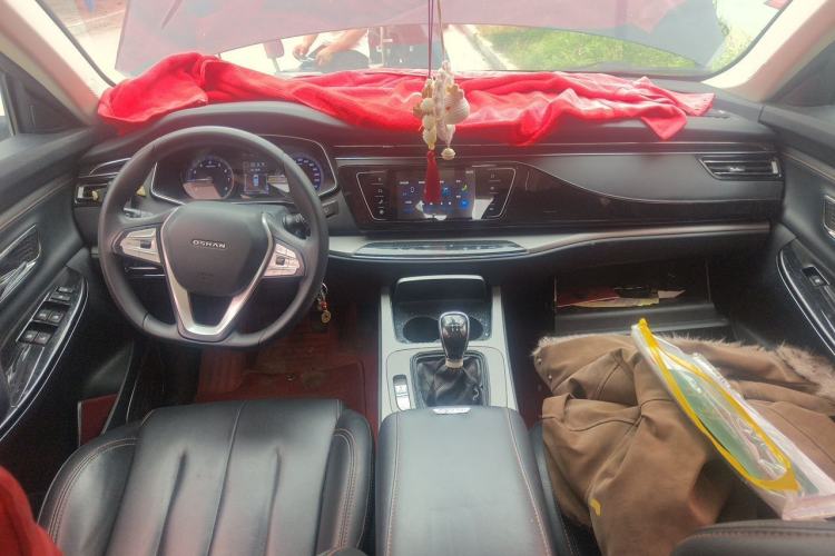 Used CHANGAN OSHAN X7 2020 1.5T Manual Luxury Version Center Console
