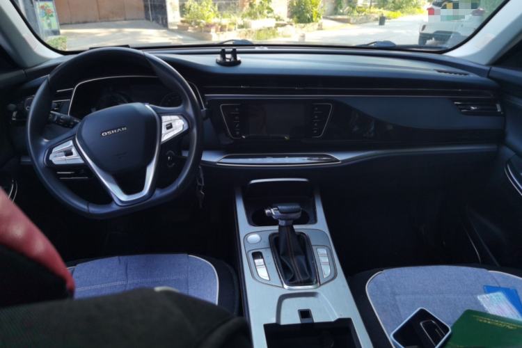 Used CHANGAN OSHAN X7 2020 1.5T Automatic Elite Edition Center Console