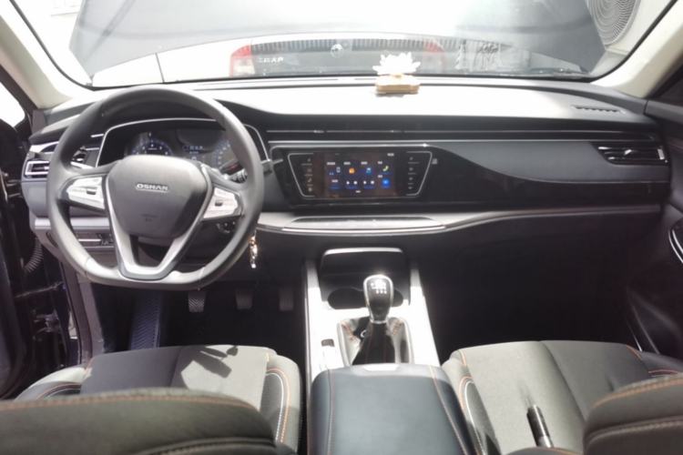 Used CHANGAN OSHAN X7 2020 1.5T Manual Elite Edition Center Console