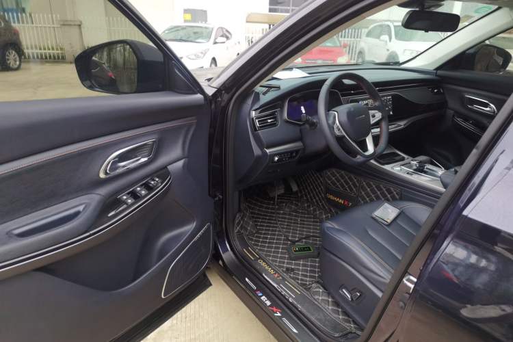Used CHANGAN OSHAN X7 2020 1.5T Automatic Parking with Facial Recognition – Spacey & Carefree Edition Driver Seat