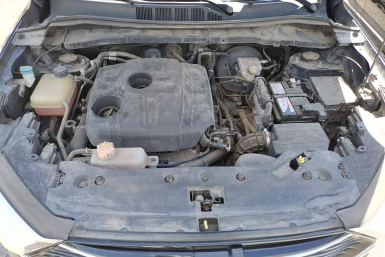Used CHANGAN OSHAN X7 2020 1.5T Manual Luxury Version Engine Bay