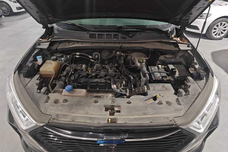 Used CHANGAN OSHAN X7 2020 1.5T Automatic Luxury Model Engine Bay