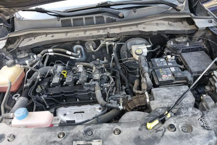 Used CHANGAN OSHAN X7 2020 1.5T Manual Elite Edition Engine Bay