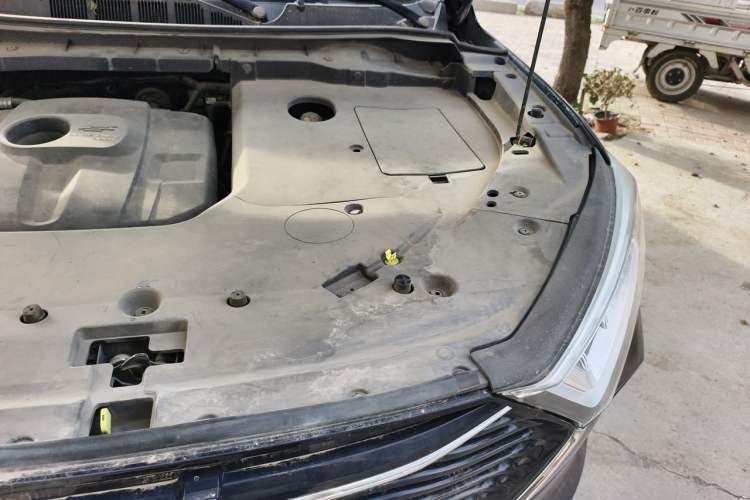 Used CHANGAN OSHAN X7 2020 1.5T Automatic Luxury Model Engine Bay Left