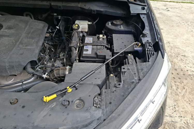 Used CHANGAN OSHAN X7 2020 1.5T Automatic Prestige Edition Engine Bay Left
